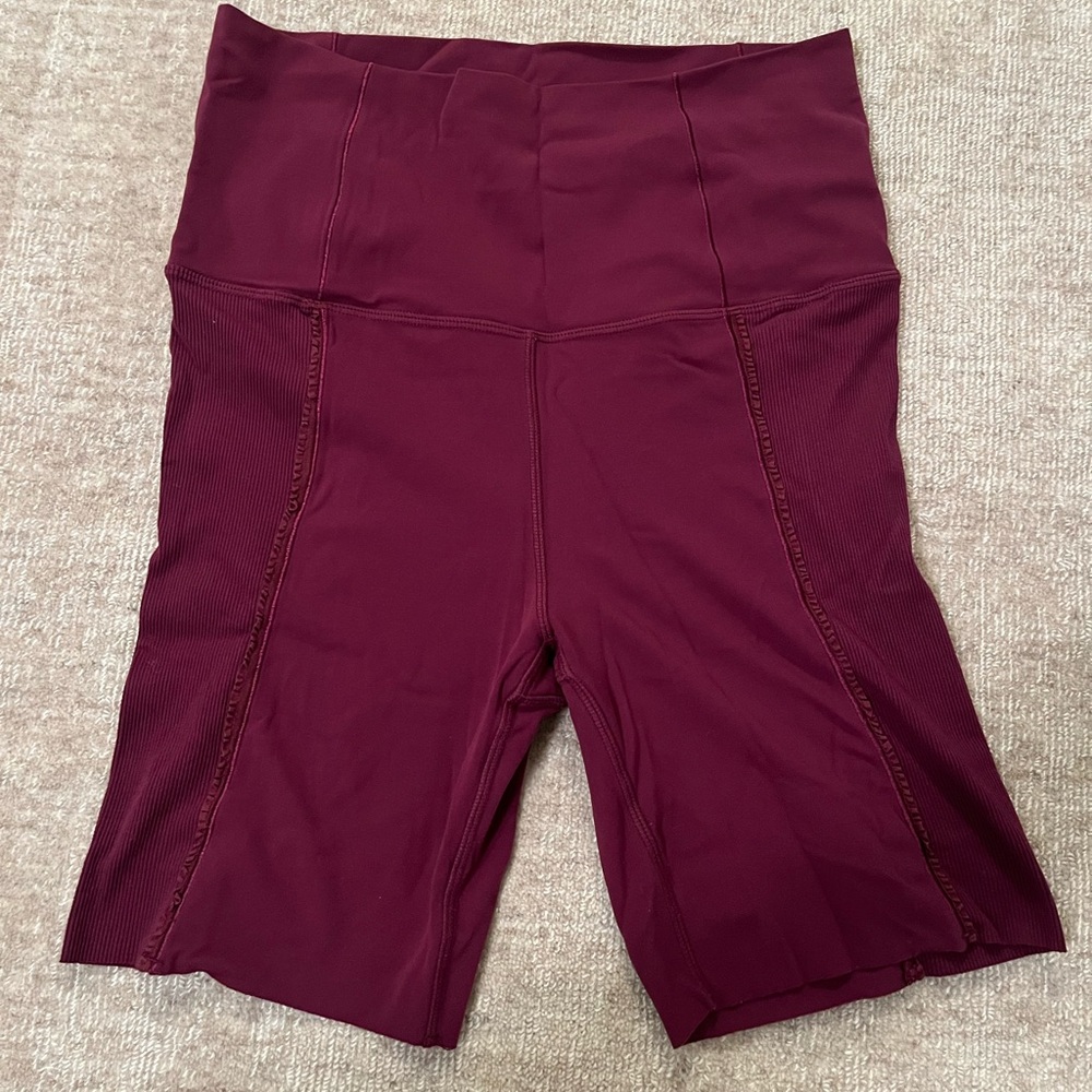 Nike Yoga Women’s bike shorts